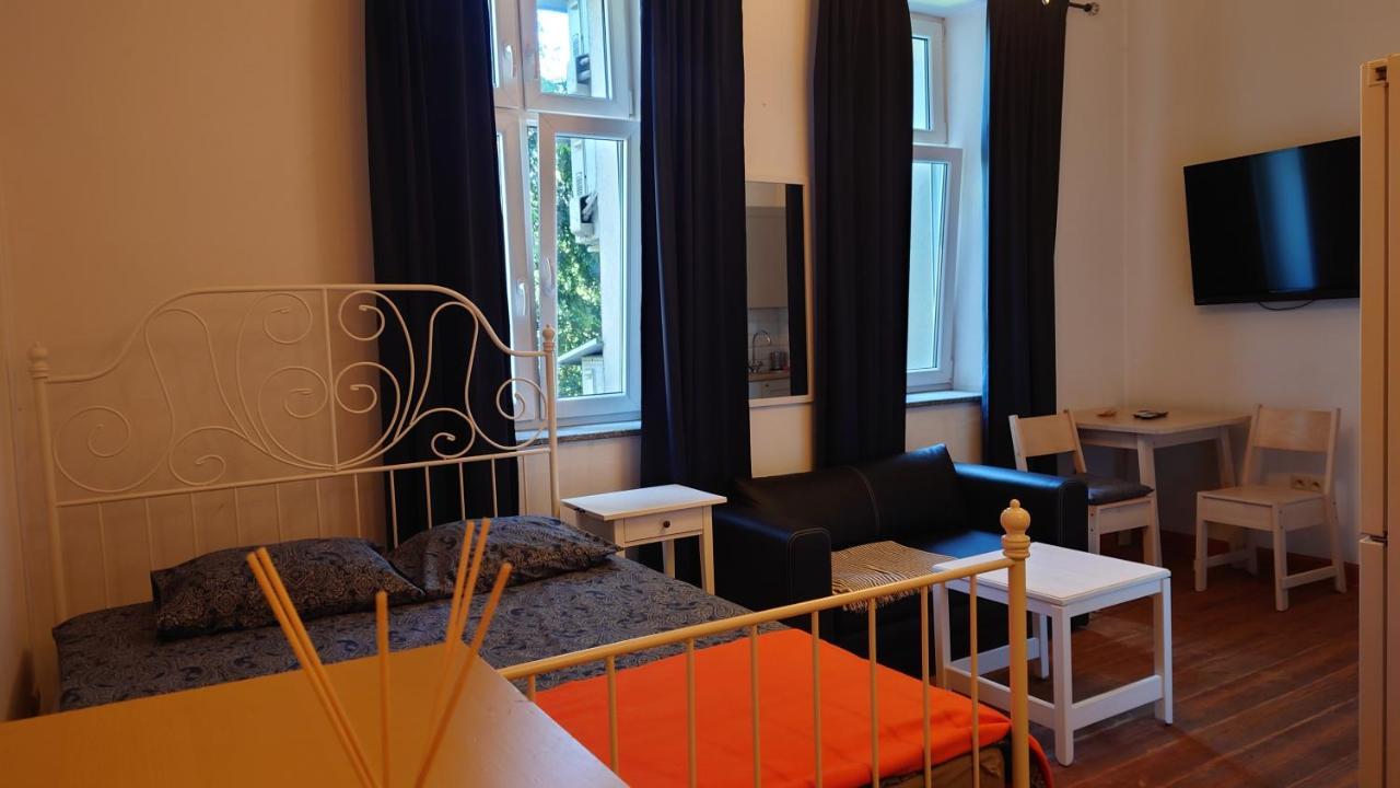 Apartamenty Przy Stonehenge Sosnowiec Exteriör bild